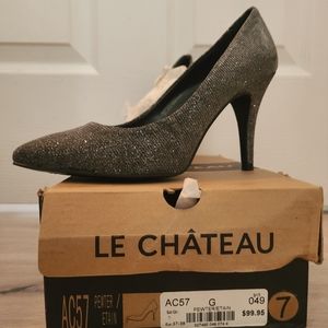 Brand new size 7 Le Chateau Shoes